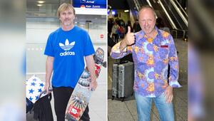 Ansgar Brinkmann (l.) nahm ein Longboard mit ins Dschungelcamp, Markus Reinecke eine Ansteckblume.