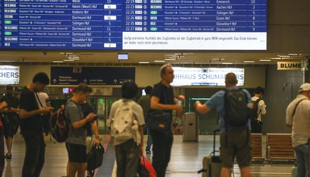 Bahnverkehr wegen Funkstörung bundesweit eingestellt