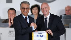 Scheich Salman bin Ibrahim al-Chalifa und Gianni Infantino