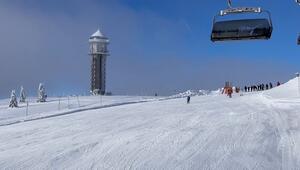 Schön eingeschneit: Am Feldberg startet die Skisaison