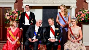 König Willem-Alexander, Königin Máxima, Kronprinzessin Amalia und Prinz Constantijn posierten ...