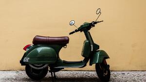 Vespa feiert 80 Jahre Kult auf zwei Rädern