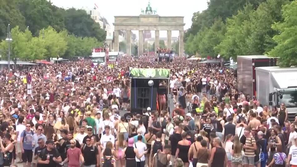 "Rave The Planet": Techno-Begeisterte ziehen durch Berlin