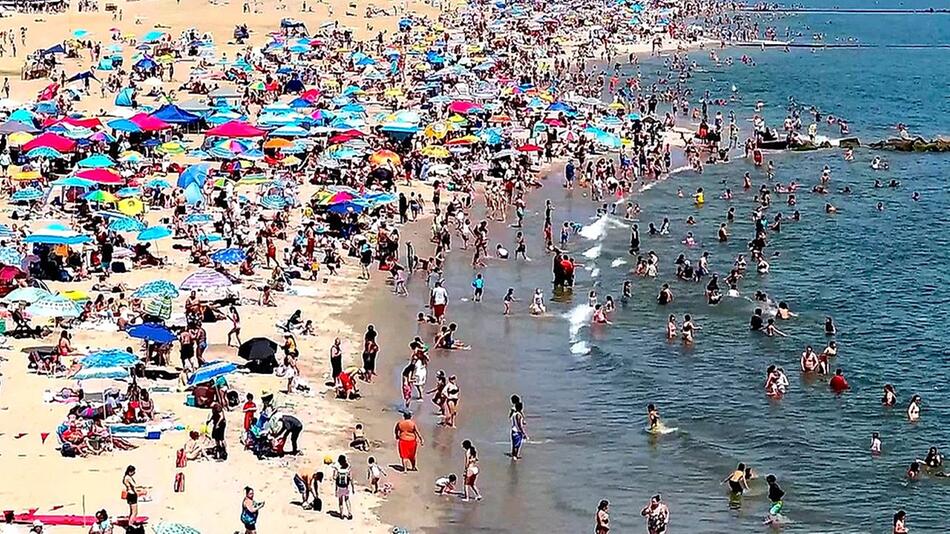 Hitzewelle im Big Apple: New Yorker stürmen die Strände