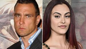 Kult-Darsteller Vinnie Jones und "Riverdale"-Star Camila Mendes treten für Guy Ritchie vor die ...