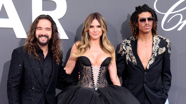 Tom Kaulitz (l.), Heidi Klum und Henry Samuel auf der amfAR-Gala in Cannes im Mai 2026.