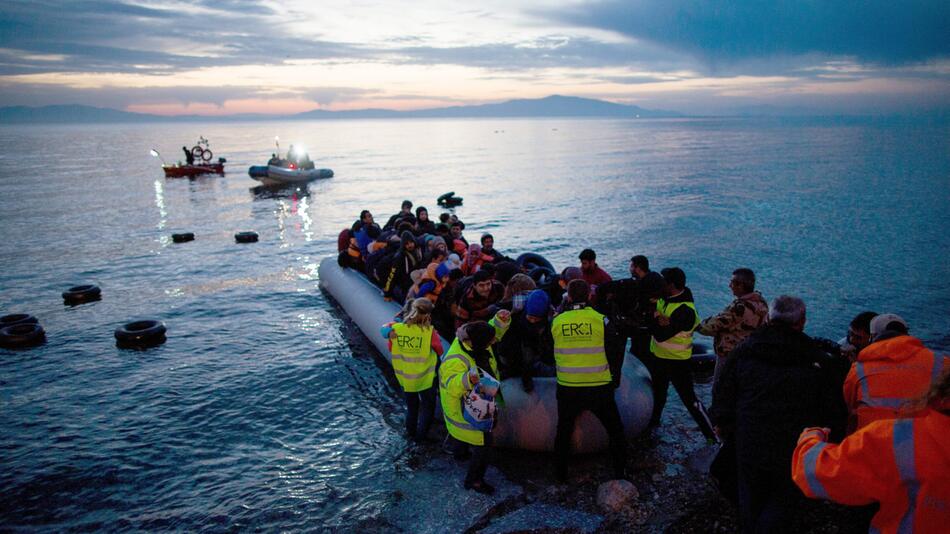 Athen plant schwimmende Barrieren gegen Migranten