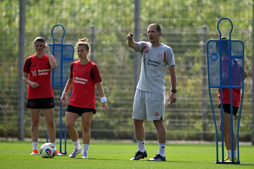 Training Bayer Leverkusen Frauen