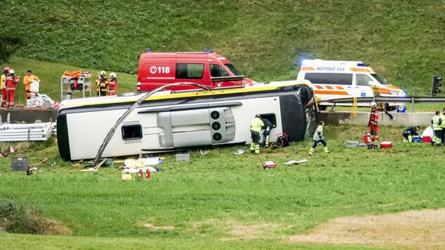Mehrere Tote bei Busunfall in der Schweiz