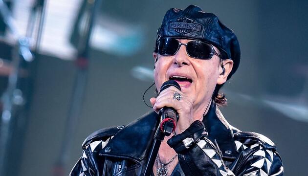 Scorpions-Sänger Klaus Meine feiert mit seinen Bandkollegen großes Jubiläum.