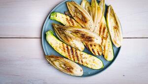 Gegrillte Zucchini und Chicorée