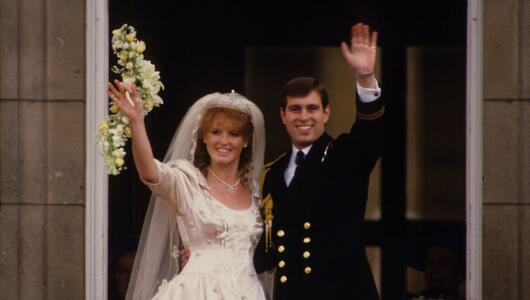 Sarah Ferguson und der damalige Prinz Andrew bei ihrer Hochzeit 1986.