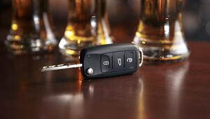 Schlüssel Auto Alkohol Tresen