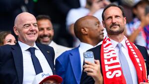 Neben Gianni Infantino verfolgte Kronprinz Haakon das Viertelfinale in Miami.