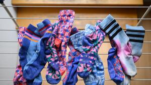 Socken auf einem Wäscheständer