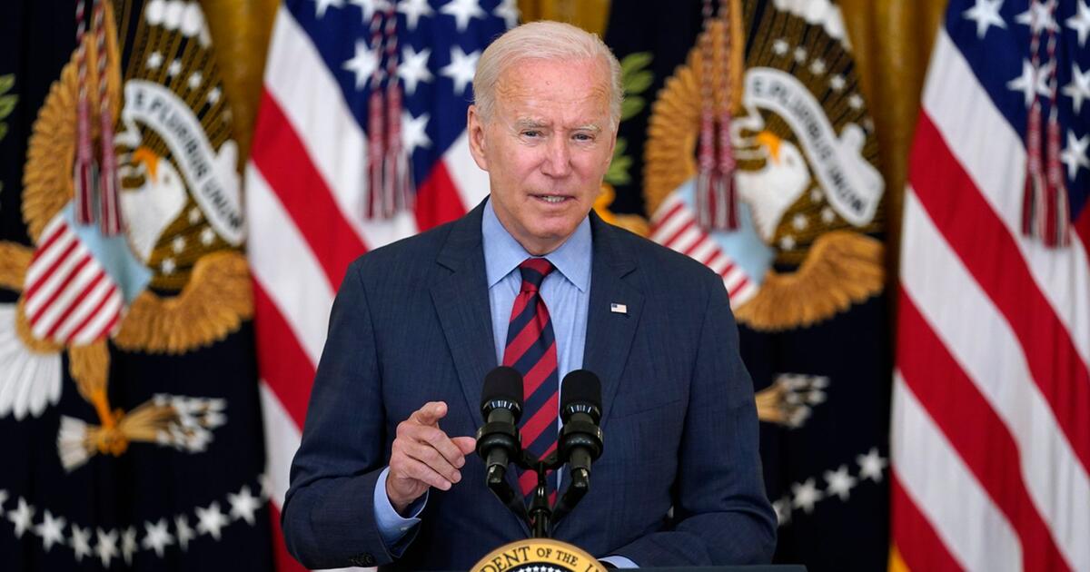 Aus dem Weg US Präsident Joe Biden greift Gouverneure für Corona