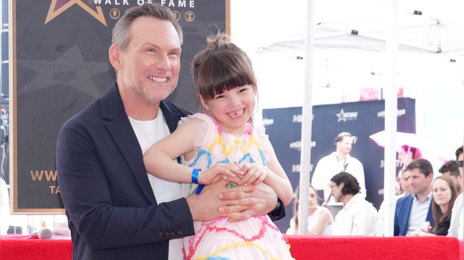 Christian Slater feiert mit Tochter Lena auf dem Walk of Fame seinen Stern.