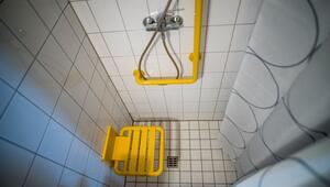 Duschsitz in einem Badezimmer