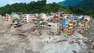 Über 900 Personen vermisst: Retter in Nepal suchen verschüttete Bauarbeiter