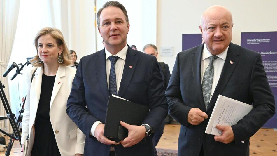Die Regierung kehrt aus der politsichen Sommerpause zurück