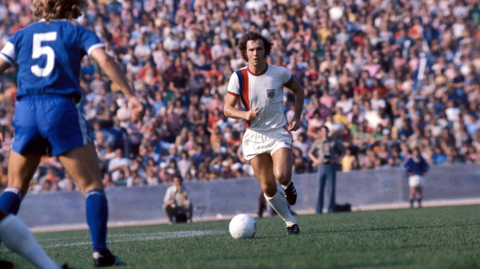 Franz Beckenbauer 1973 im Spiel gegen den FC Schalke