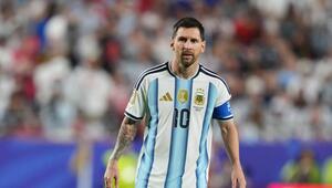 Lionel Messi traf für Argentinien gegen Algerien gleich dreifach.