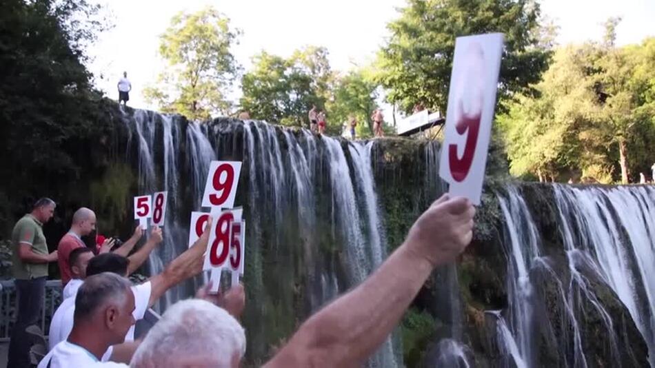 Wettkampf an den Pliva-Wasserfällen: Sprung in die Tiefe 