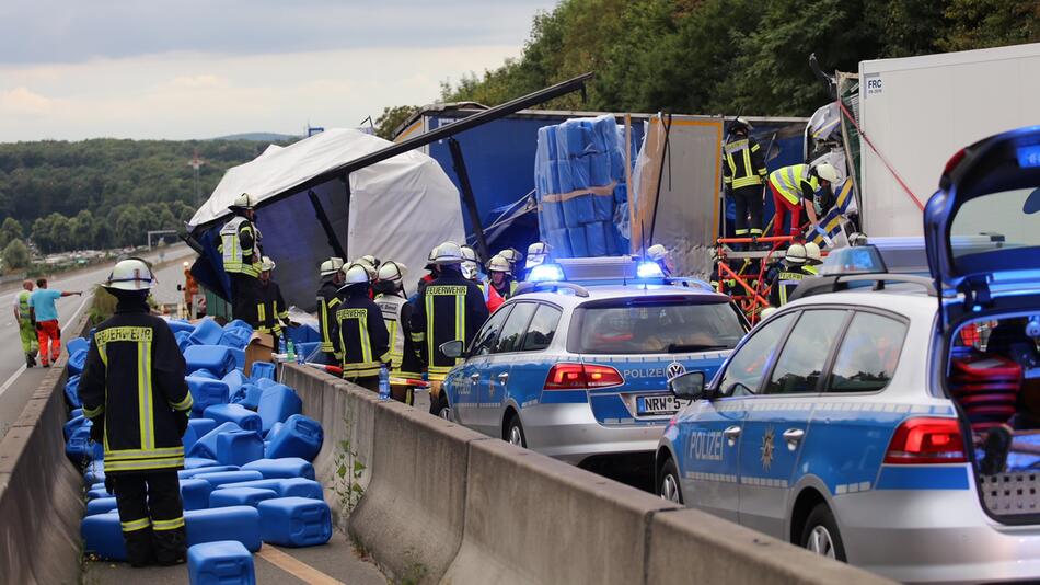 Schwerer Lkw-Unfall auf der A1