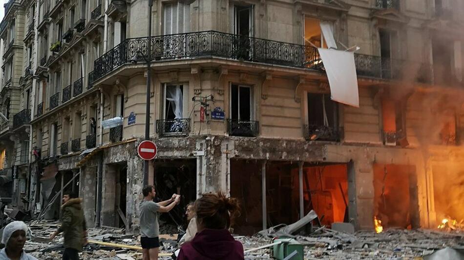 Explosion in Paris