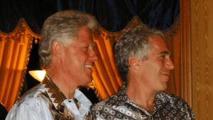 Bill Clinton und Jeffrey Epstein auf einem der veröffentlichten Bilder.