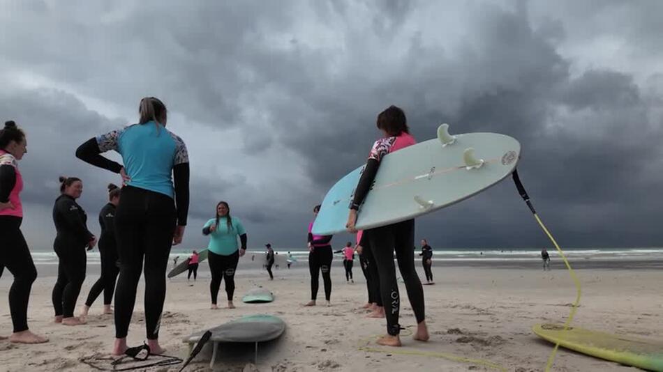 Mehr Meer für Mütter - Surfen als Therapie
