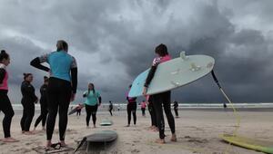 Mehr Meer für Mütter - Surfen als Therapie