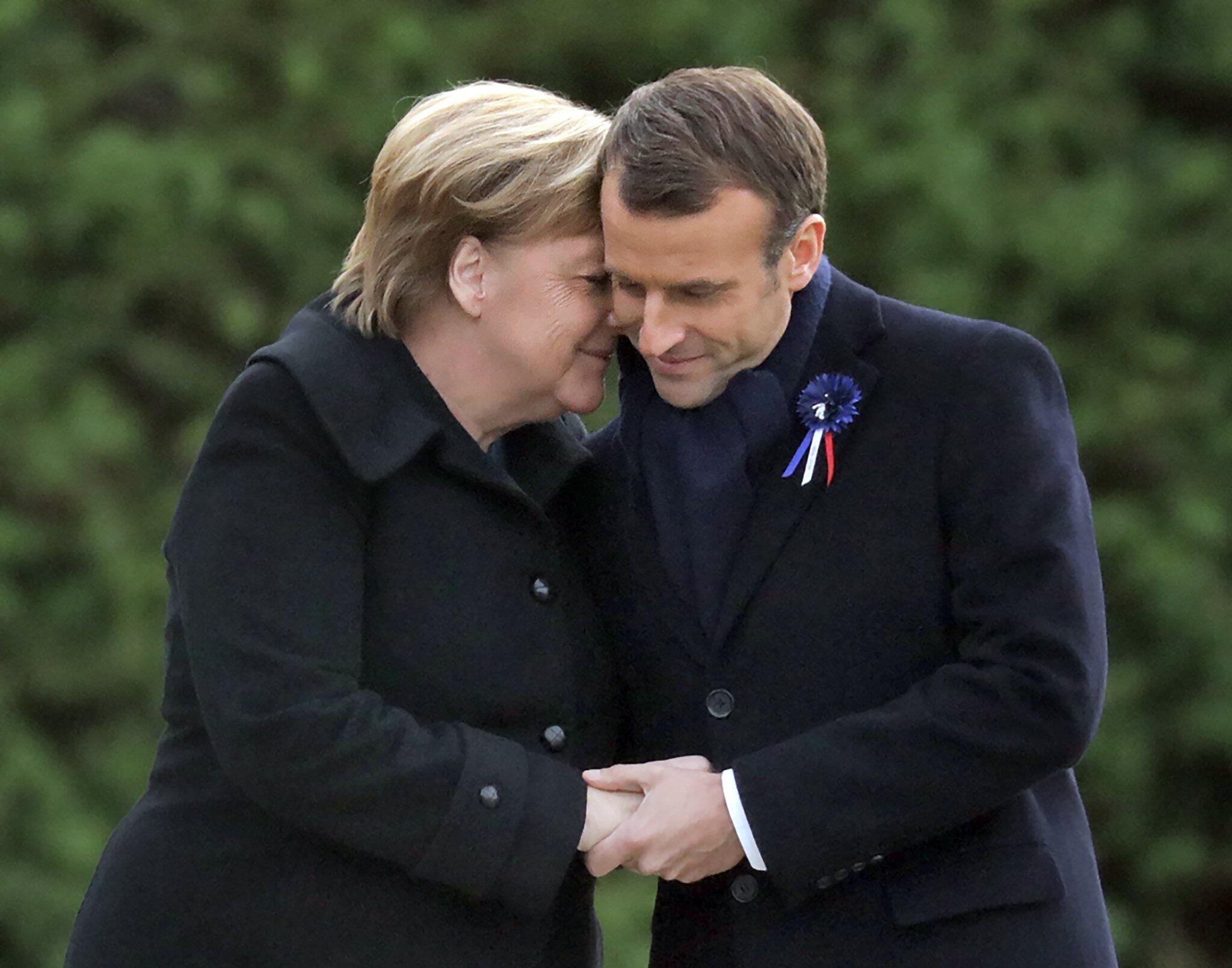 Merkel und Macron erinnern mit historischer Geste an ...