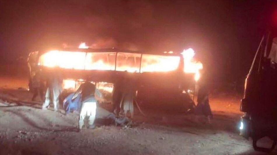 76 Tote bei Busunglück in Afghanistan – viele Kinder unter den Opfern