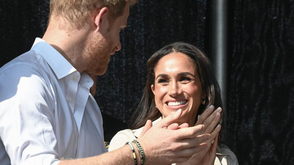 Herzogin Meghan und Prinz Harry kümmern sich um Opferfamilien.