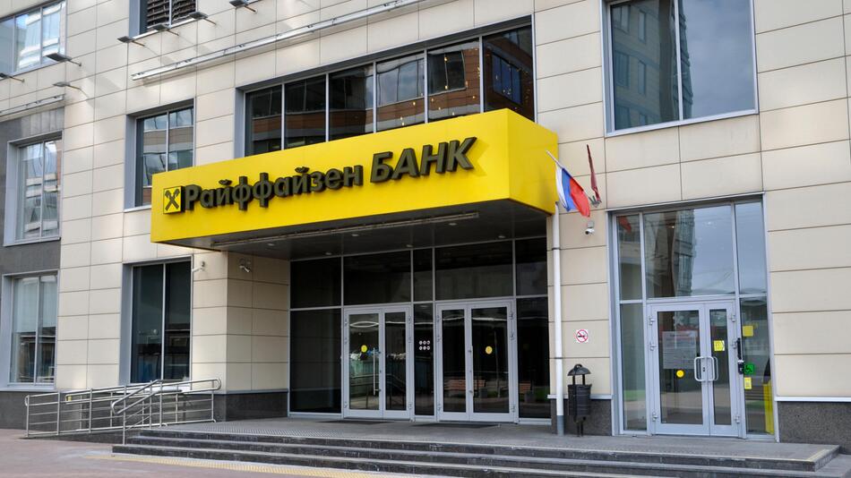 Eingang zu einer RBI-Filiale in Moskau