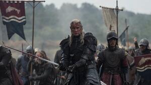 Daemon Targaryen (Matt Smith) greift munter und anders als in der Vorlage ins Schlachtengetümmel ...