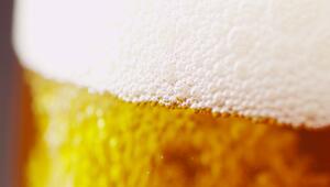 Aus diesem Glas schmeckt das Bier süßer