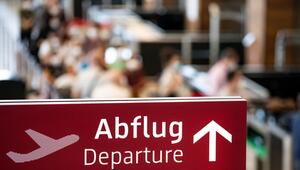 Ein Schild am Flughafen mit dem Schriftzug Abflug