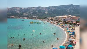 Kroatiens Adriaküste mit seinen Inseln - hier Krk - gilt als eine der schönsten Küstenregionen ...