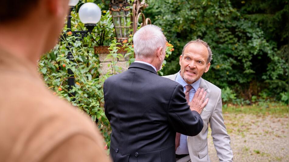 "Sturm der Liebe": Markus' (r.) Wut entlädt sich, als er auf Vincent trifft.