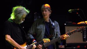 Bob Weir (links) und Phil Lesh (rechts)