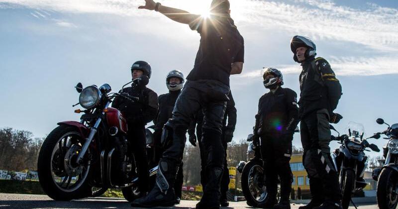 So starten Motorradfahrer sicher in die Bikersaison GMX.AT