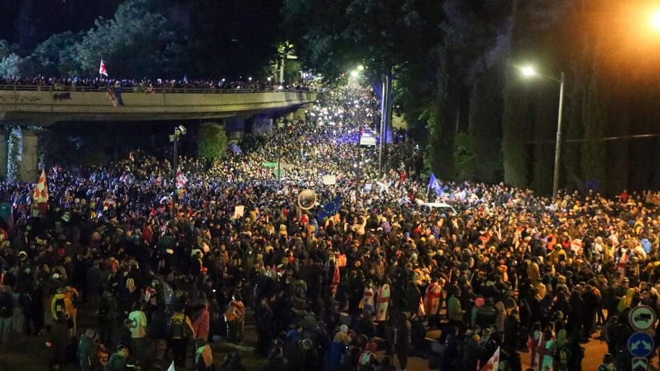 Proteste gegen umstrittenes Gesetz in Georgien