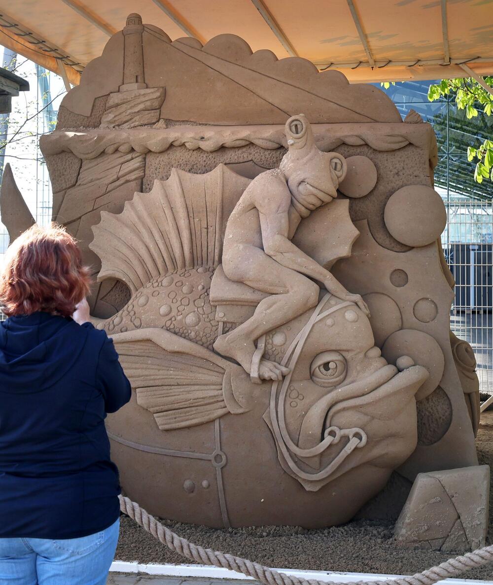 Sandskulpturen-Ausstellung in Warnemünde