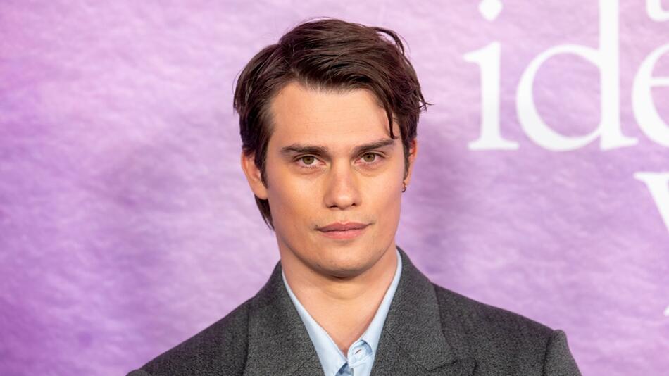 Nicholas Galitzine spielt in der Neuauflage des Fantasy-Abenteuers He-Man.