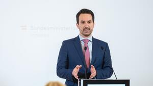 Wiederkehr bei einer Pressekonferenz Anfang Dezember