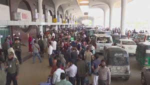 Luftraum-Sperrungen nach Iran-Angriff: Tausende Reisende sitzen weltweit fest