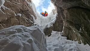 Rettung eines Skitourengehers nach Sturz in Doline