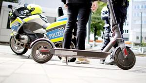 Polizei kontolliert E-Scooter